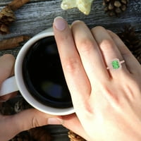 2. CT Sjajni smaragdni rez simulirani zeleni dijamant 14k Rose Gold Halo Solitaire sa akcenti Veličina prstena 9.75